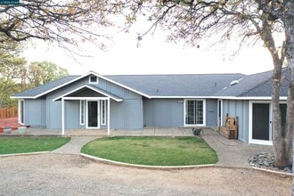Building Photo - 14630 St Croy Rd