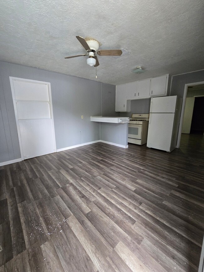 Photo - 4820 Oak Ave Apartment
