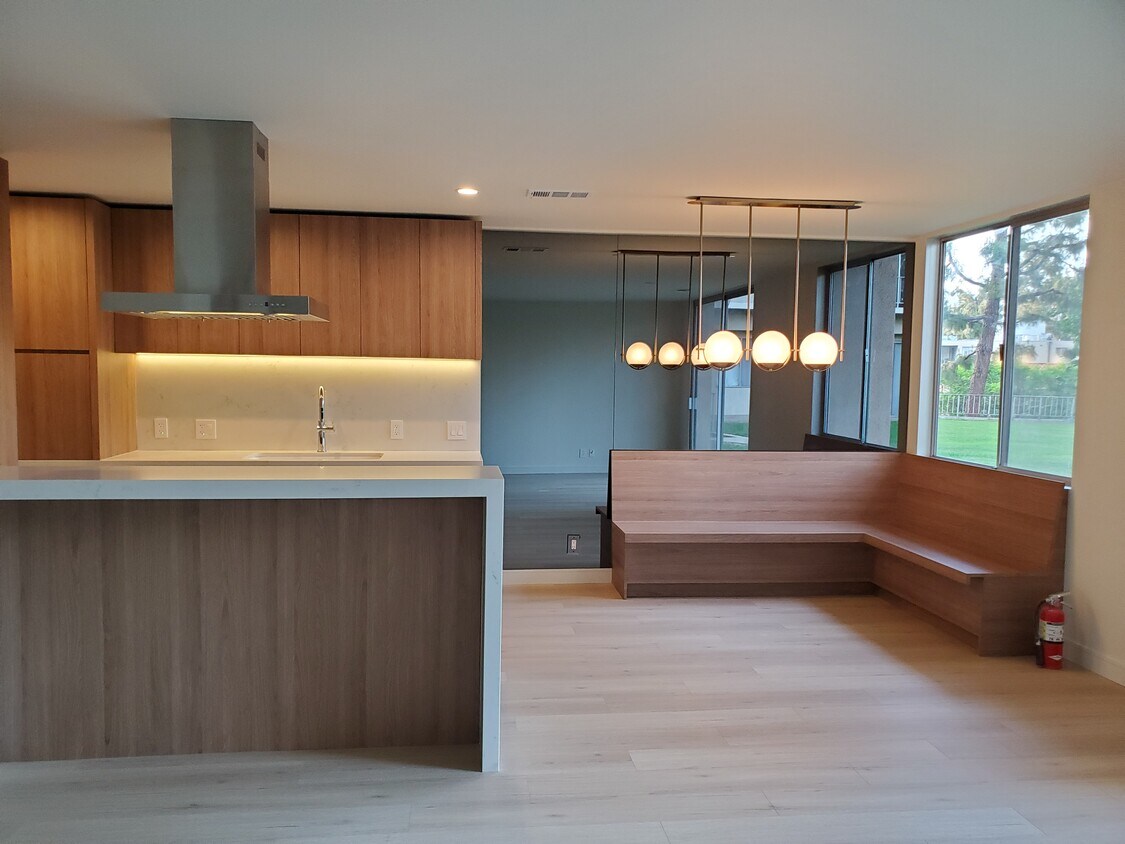 Foto principal - 100 S Doheny Dr