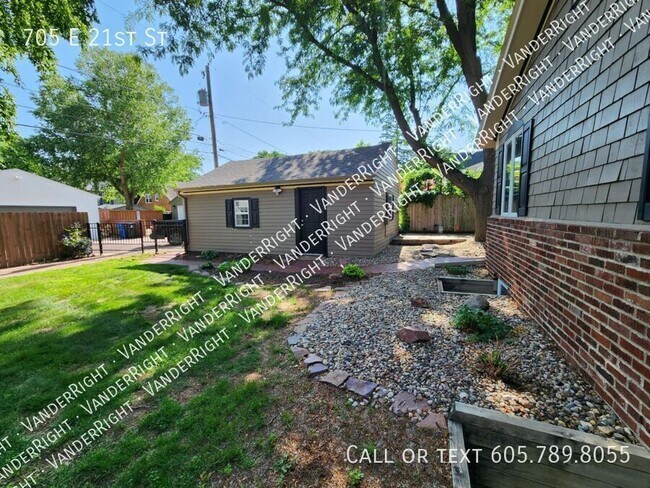 Foto del edificio - 705 E 21st St