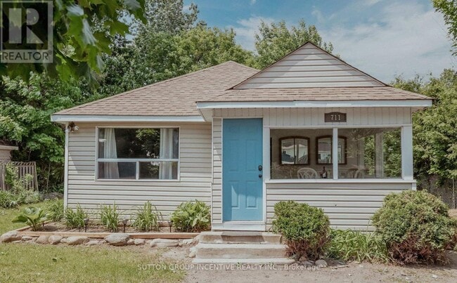 Building Photo - 711 Innisfil Beach Rd