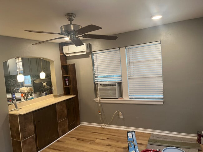 Building Photo - 520 Jones St