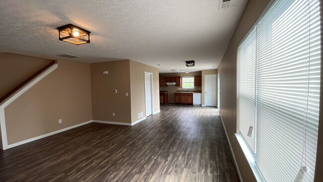 Foto del edificio - 2497 Deercove 4BR/2.5BA (Cincinnati)