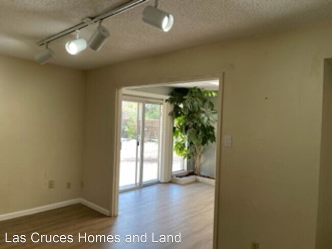Foto del edificio - 3 br, 2 bath House - 1855 Thomas