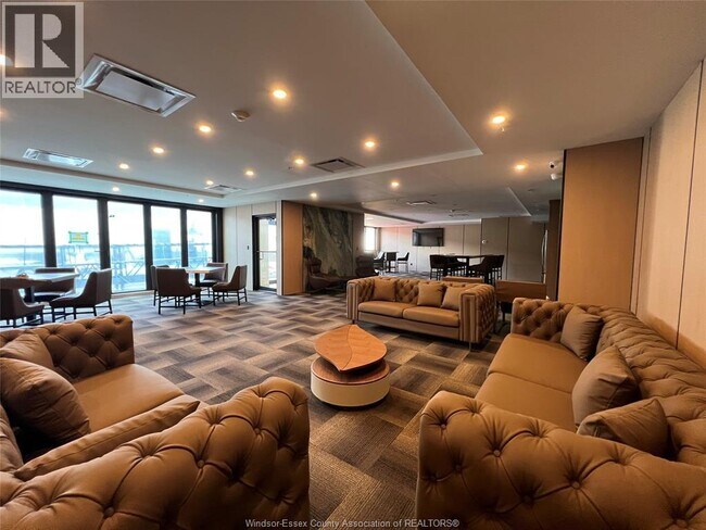 Photo du bâtiment - 4400 Laurier Pkwy