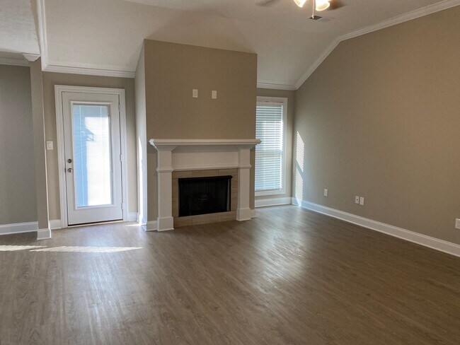 Foto del edificio - 160 Livingston Way