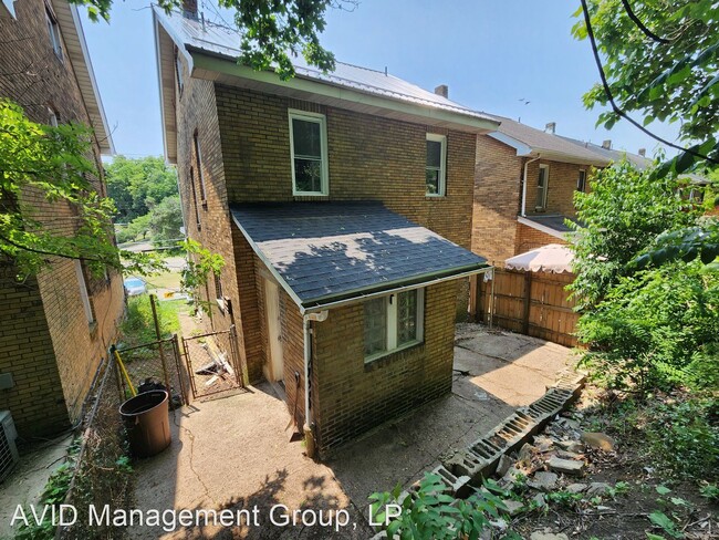 Building Photo - 3 br, 1.5 bath House - 1409 Brookline Blvd