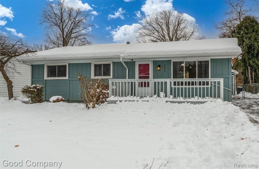 Foto principal - 2829 Wall St