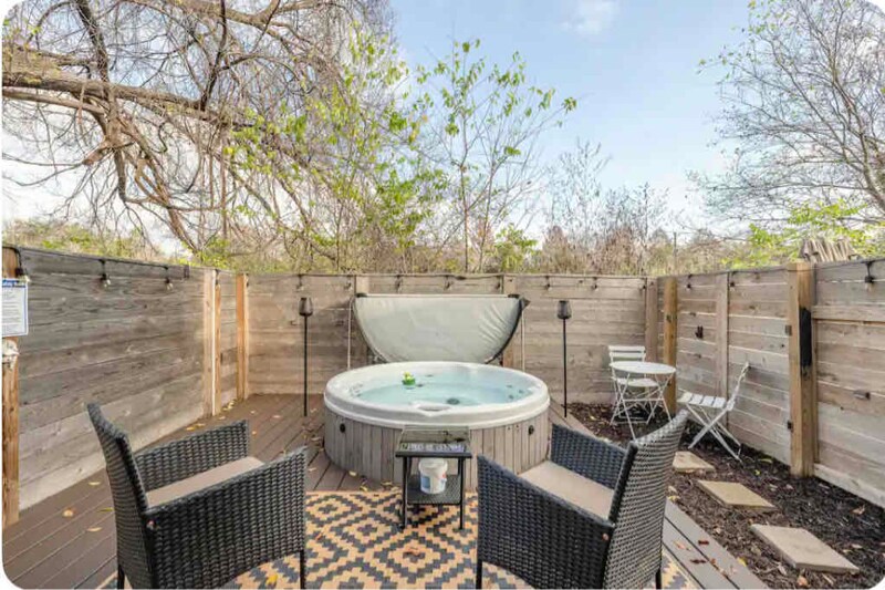 Primary Photo - 3812 Southway Dr