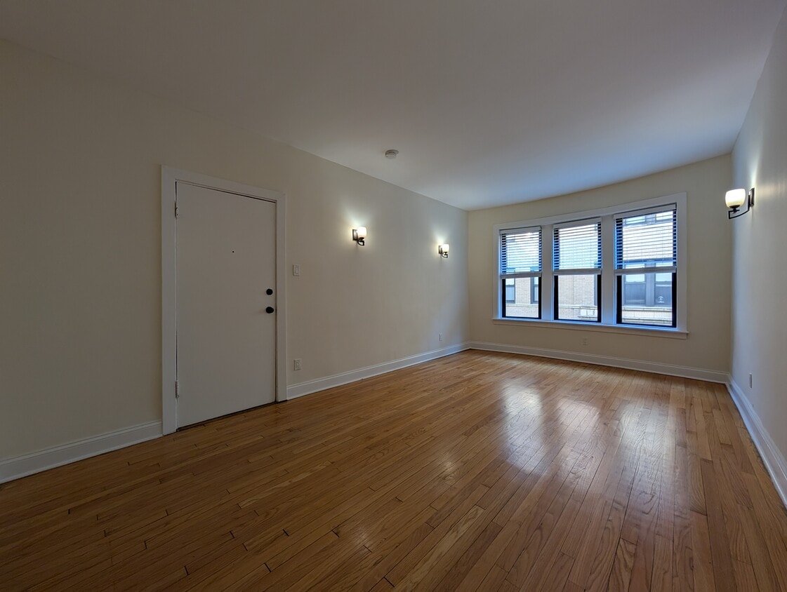 Primary Photo - 4032 N Ashland Ave