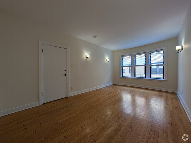 Building Photo - 4032 N Ashland Ave