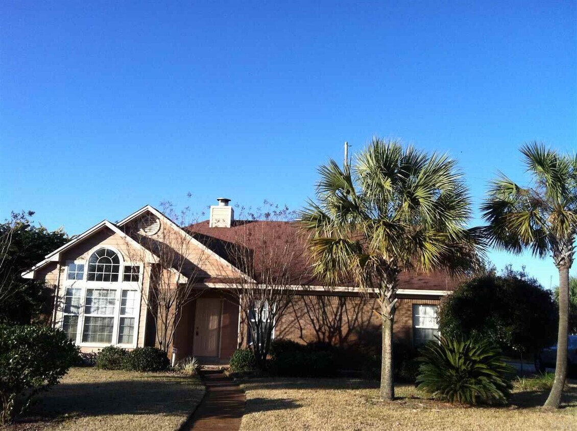 9404 Victoria Ln, Navarre, FL 32566 House for Rent in Navarre, FL