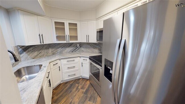 Foto del edificio - 8036 NW 15th Mnr