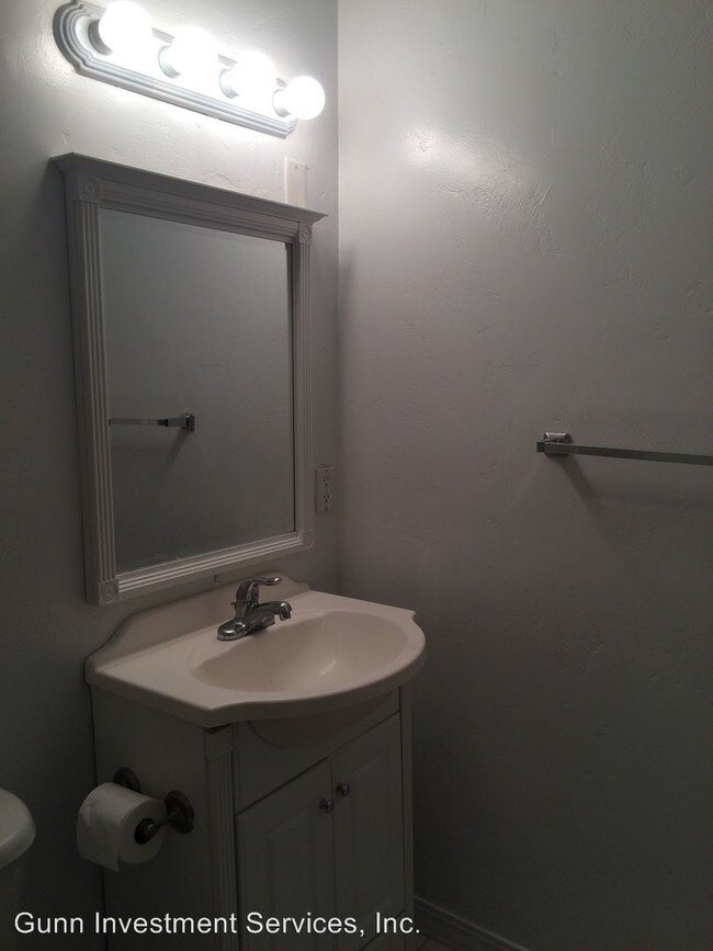 Foto del edificio - 653 Pine Meadows Dr