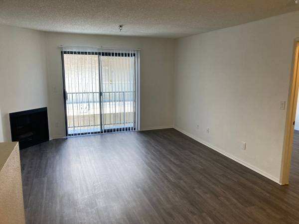 Foto del edificio - Sherman Way Apartments