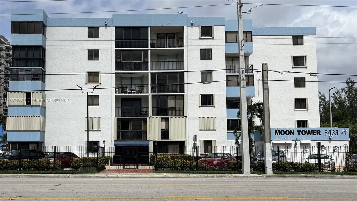 Primary Photo - 5033 NW 7th St