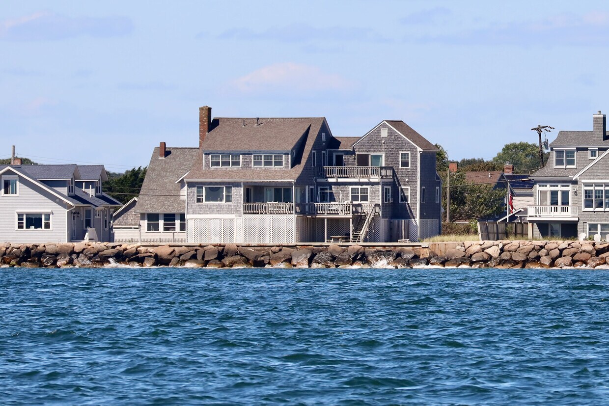 61 Menauhant Rd, Falmouth, MA 02536 House Rental in Falmouth, MA