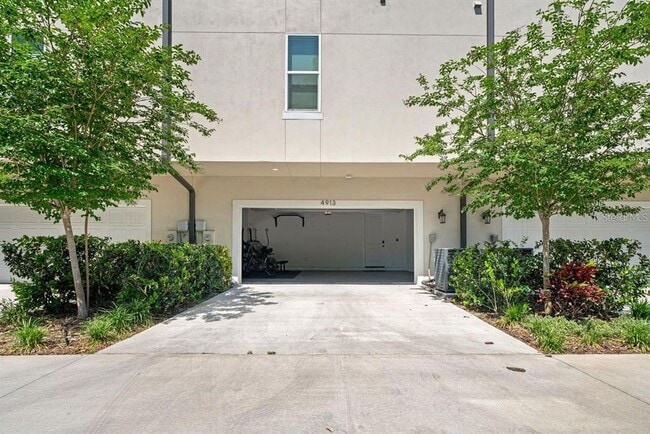 Building Photo - 4913 N Nebraska Ave