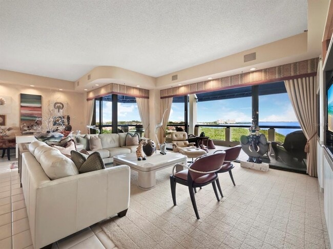 Building Photo - 2120 Harbourside Dr