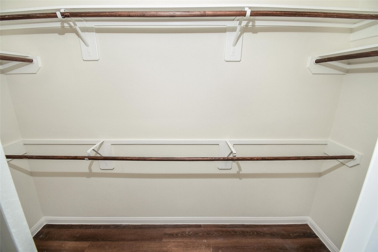 Foto del edificio - 21250 Rezanof Rd