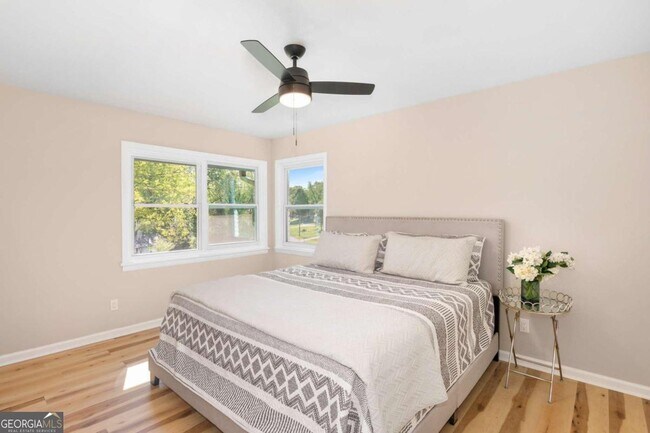 Foto del edificio - 3646 Rock Springs Dr