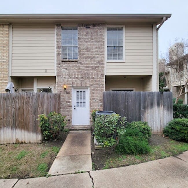 Building Photo - 7575 Cambridge St