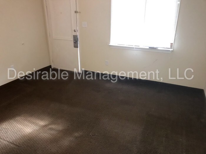 Building Photo - One Bedroom Apartment