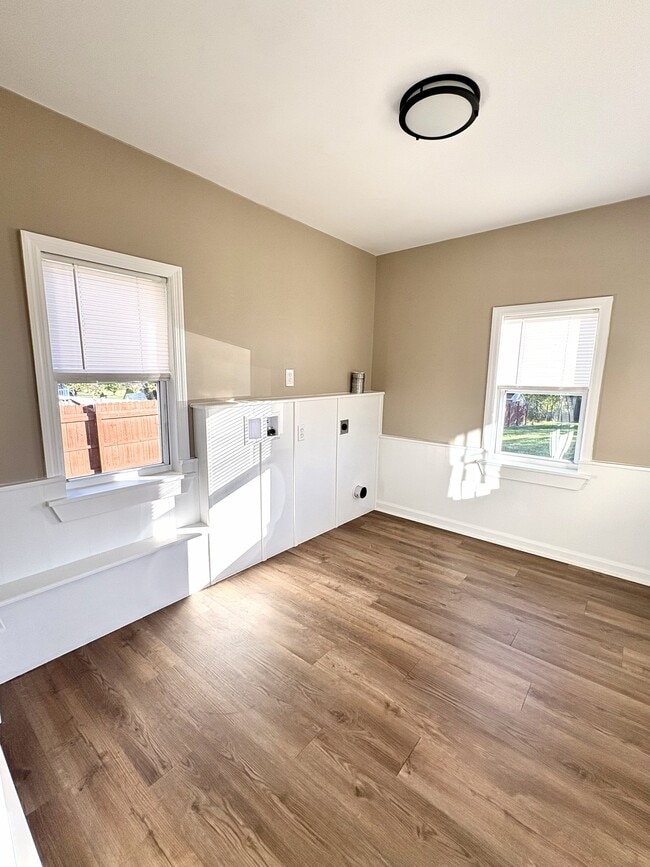 Foto del edificio - 102 N Baltimore St