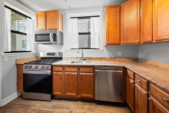 Building Photo - 2211 W Winona St