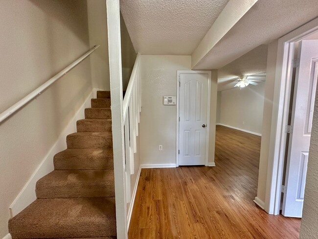 Foto del edificio - 4BR/2.5BA Condo in Cricket Club I