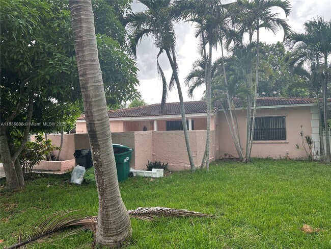 Foto del edificio - 25 NW 143rd St