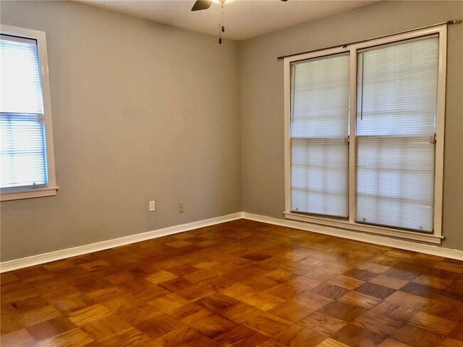 Building Photo - 713 Ynestra Dr