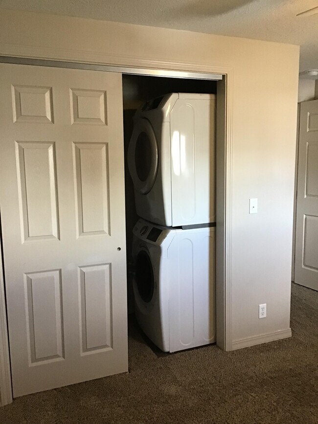Building Photo - 202 Bear River Dr