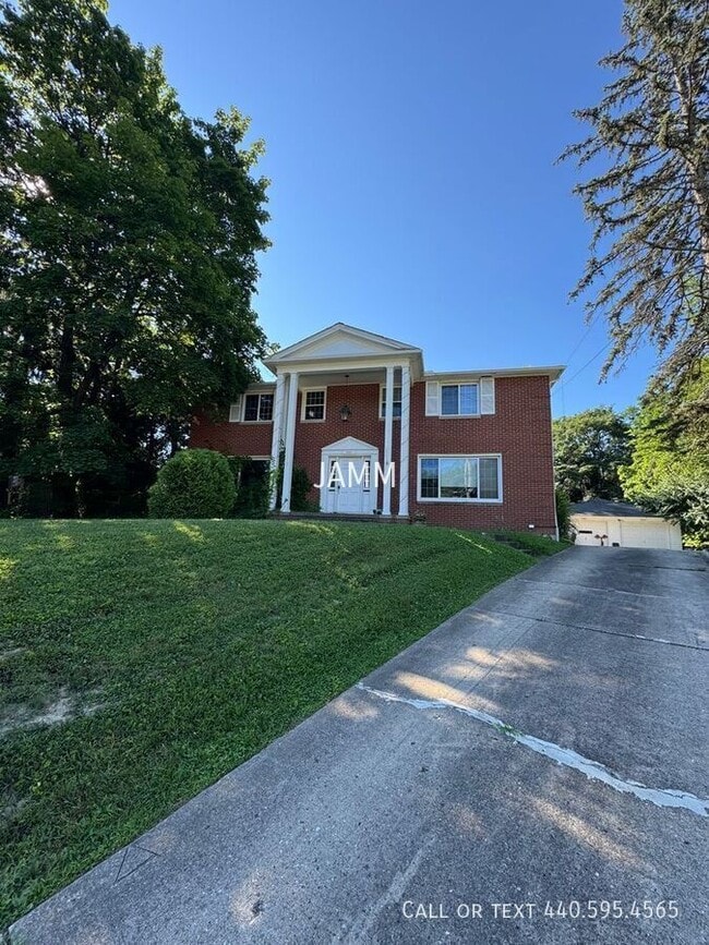 Building Photo - 8983 Highland Dr