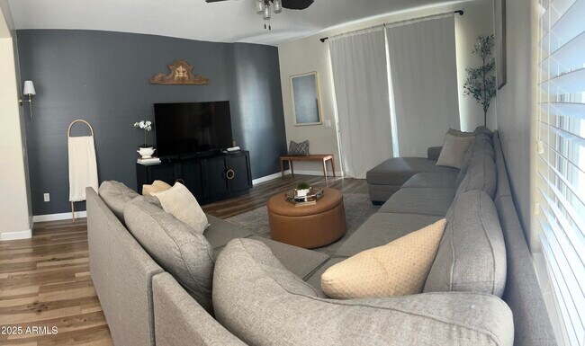 Foto del edificio - 4056 W Maggie Dr