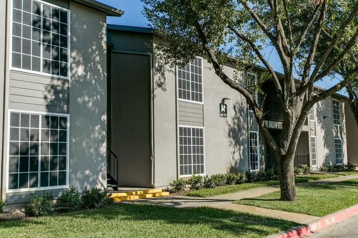 Foto principal - 1002 Edmonds Ln