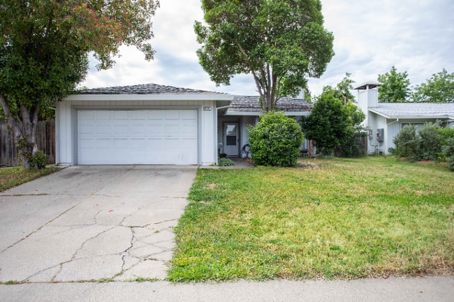 Building Photo - 8620 Coolwoods Way