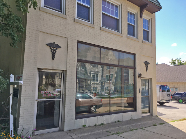 Primary Photo - 493 S York St