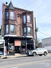 Building Photo - 2187 N Clybourn Ave