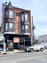 Building Photo - 2187 N Clybourn Ave
