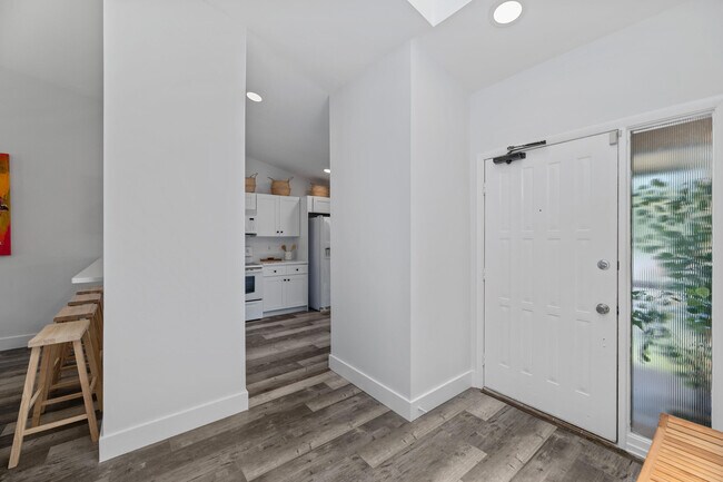 Building Photo - 13065 Albright Ct