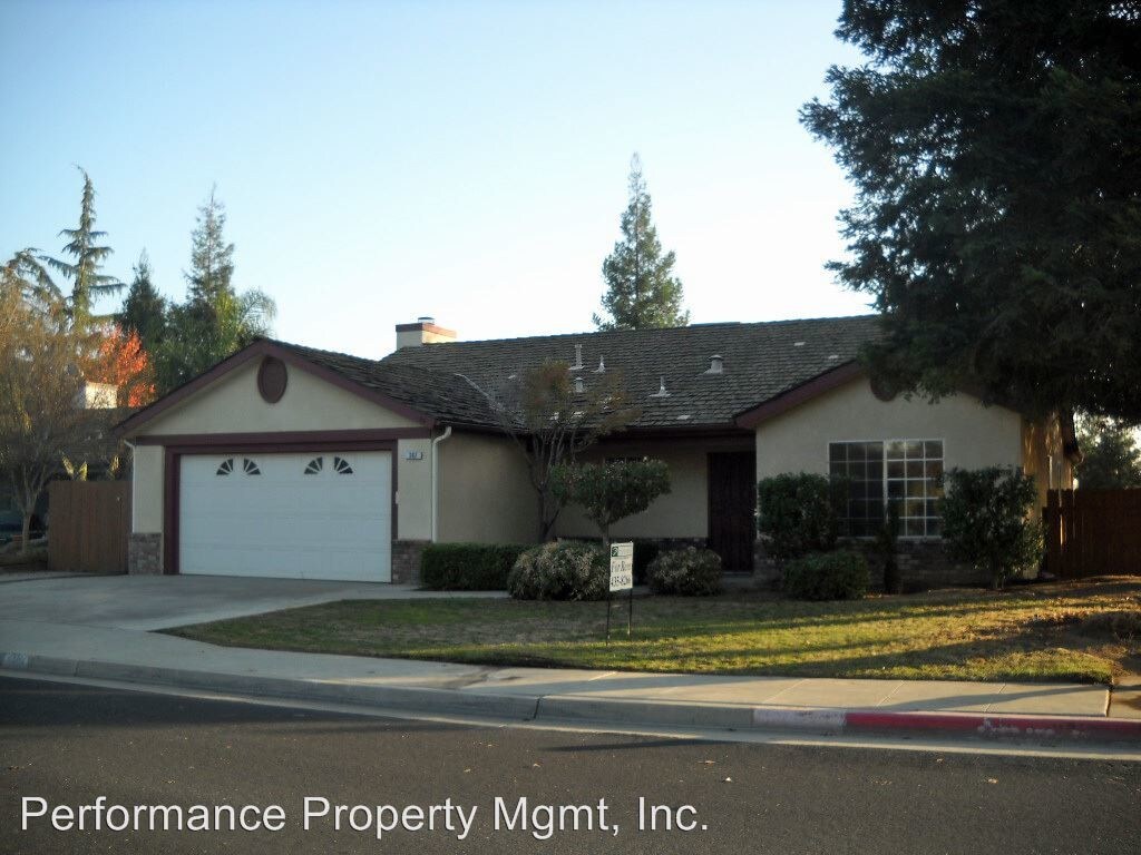 Primary Photo - 3 br, 2 bath House - 392 W. Magill Ave.