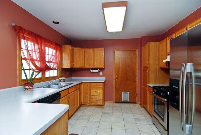 Foto del edificio - 1665 Sunnyview Rd
