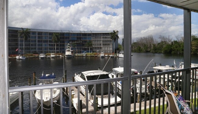 Photo - 1537 E Hillsboro Blvd Apartment