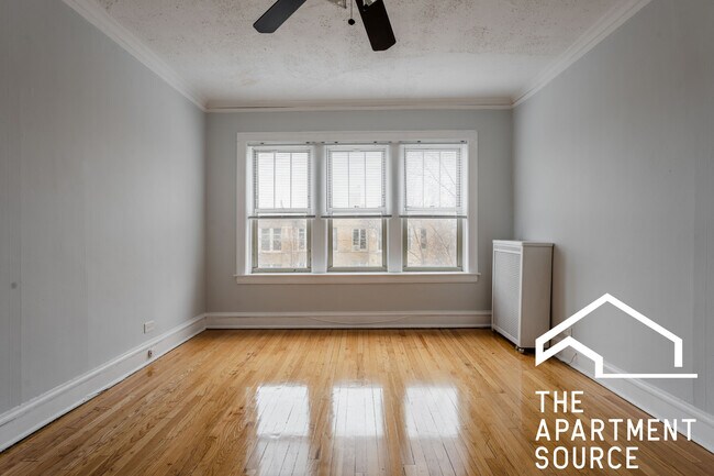 Foto del edificio - 2458 W Wilson Ave