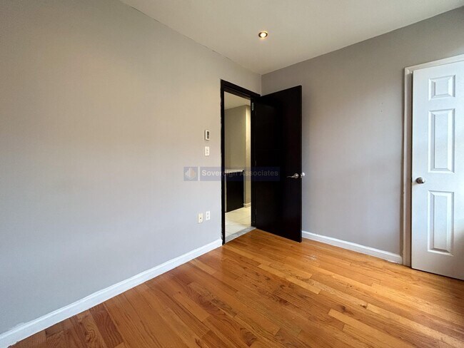 Foto del edificio - 312 W 114th St