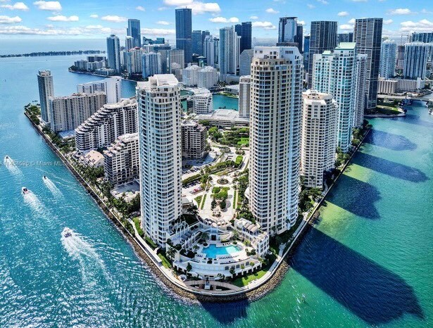 Primary Photo - 540 Brickell Key Dr