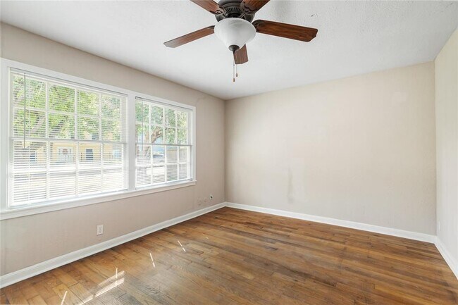 Building Photo - 5214 Plum Dr
