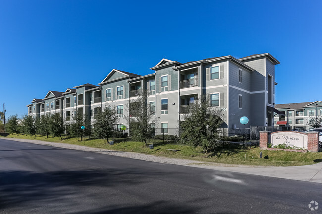 Edificio de apartamentos - La Mariposa Apartments