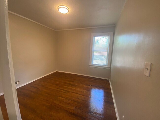 Building Photo - 17815 McIntyre St